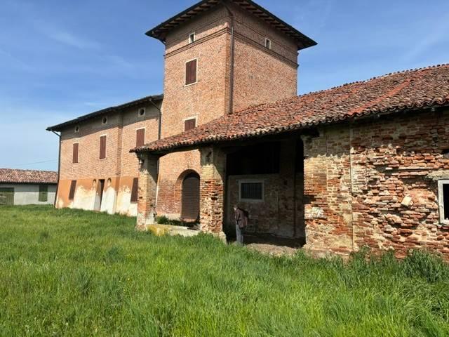 Palazzo / Stabile in vendita a Roccabianca PR