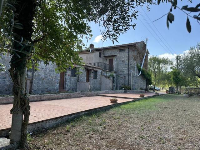 Palazzo / Stabile in vendita a Roccagloriosa SA