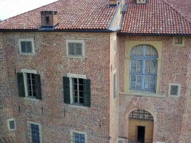 Palazzo / Stabile in vendita a Roatto AT