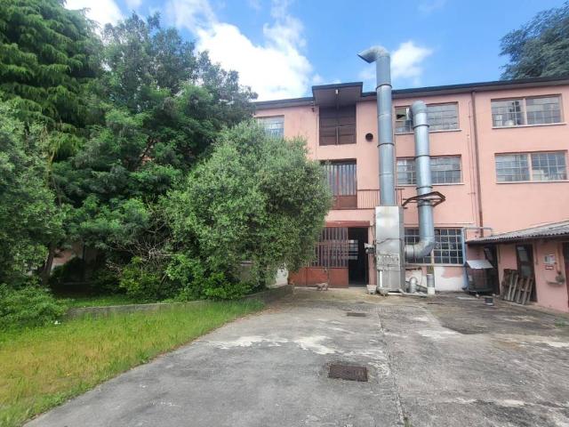 Palazzo / Stabile in vendita a Robecchetto con Induno MI
