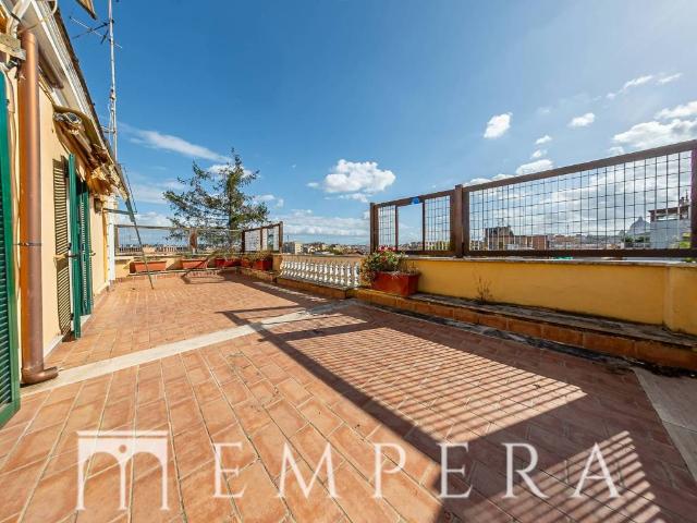 Palazzo / Stabile in vendita a Roma RM