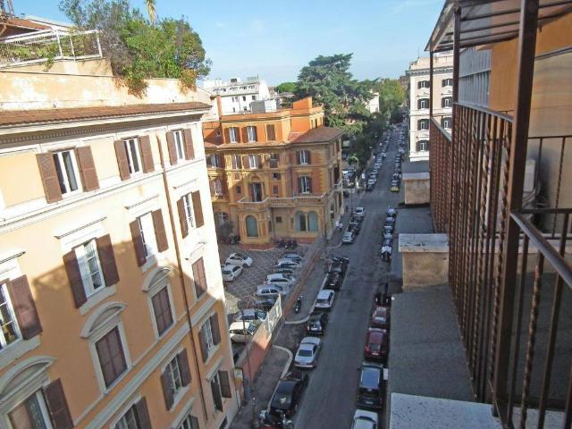 Palazzo / Stabile in vendita a Roma RM