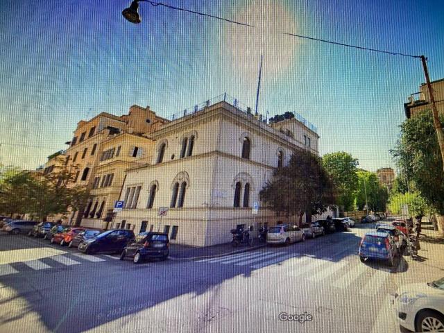 Palazzo / Stabile in vendita a Roma RM