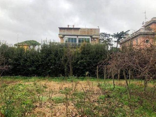Palazzo / Stabile in vendita a Roma RM
