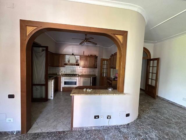 Palazzo / Stabile in vendita a Roma RM