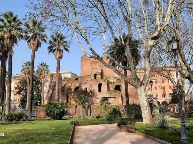Palazzo / Stabile in vendita a Roma RM
