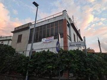 Palazzo / Stabile in vendita a Roma RM