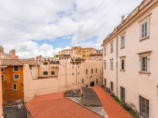 Palazzo / Stabile in vendita a Roma RM
