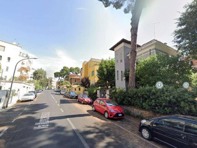 Palazzo / Stabile in vendita a Roma RM