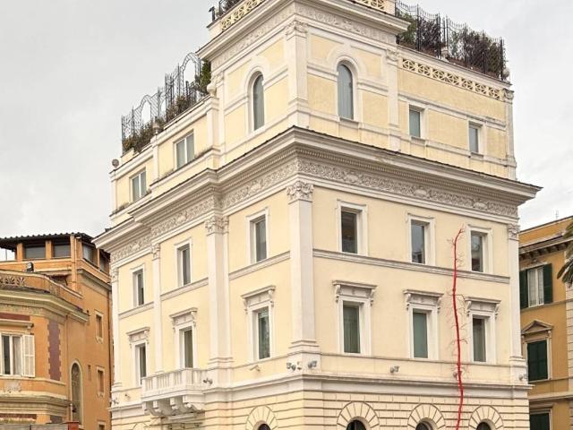 Palazzo / Stabile in vendita a Roma RM