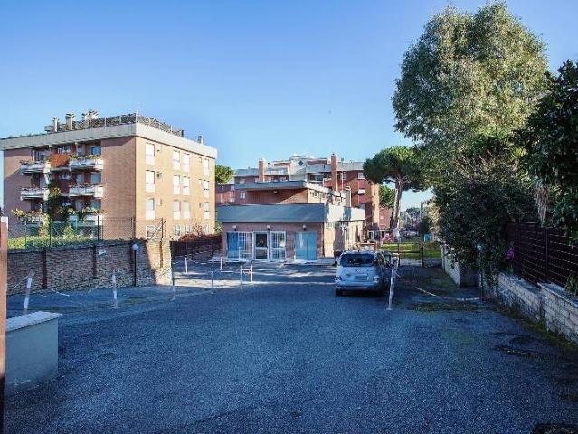 Palazzo / Stabile in vendita a Roma RM