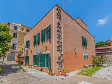 Palazzo / Stabile in vendita a Roma RM