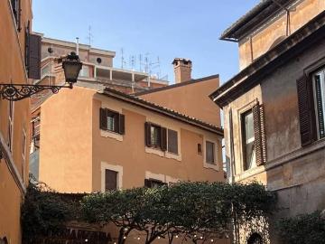 Palazzo / Stabile in vendita a Roma RM