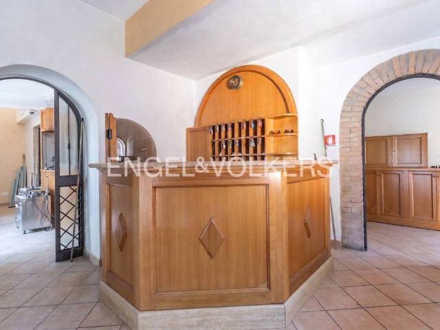 Palazzo / Stabile in vendita a Roma RM