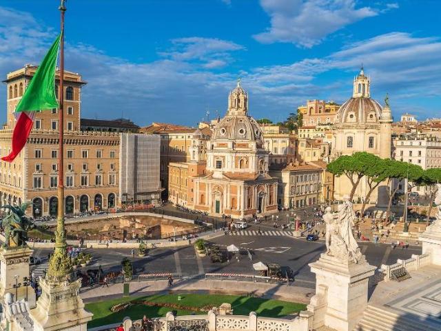 Palazzo / Stabile in vendita a Roma RM