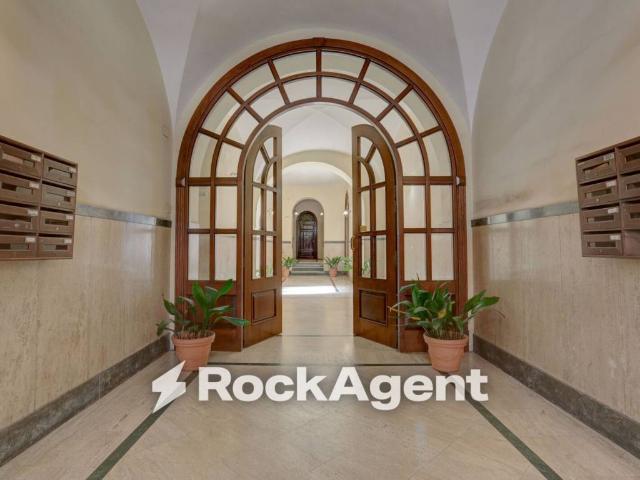 Palazzo / Stabile in vendita a Roma RM