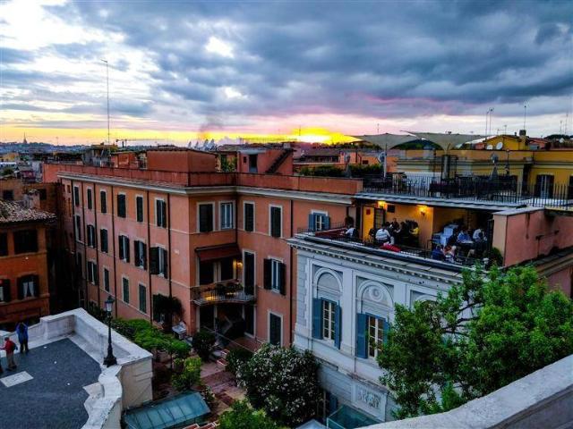 Palazzo / Stabile in vendita a Roma RM