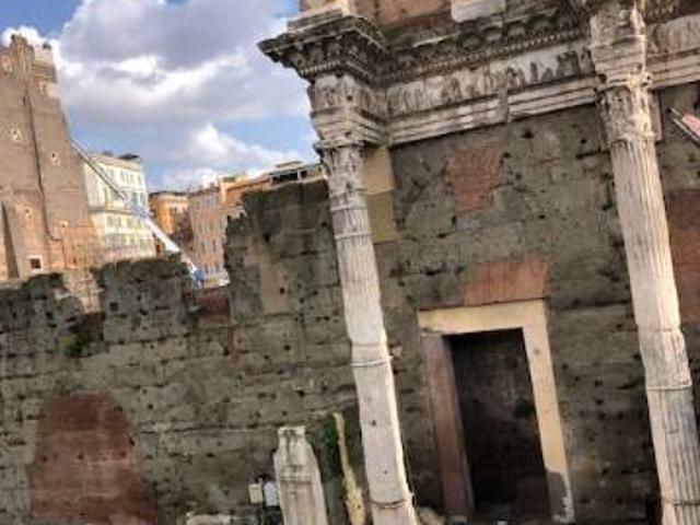 Palazzo / Stabile in vendita a Roma RM