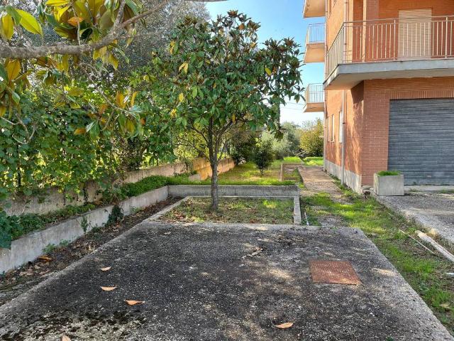 Casa indipendente in vendita a Roma RM