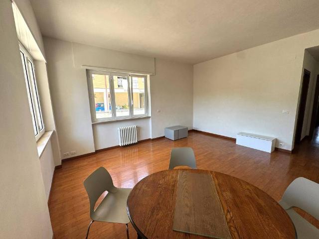 Palazzo / Stabile in vendita a Roma RM