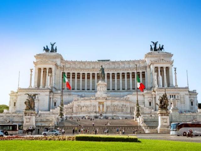 Palazzo / Stabile in vendita a Roma RM