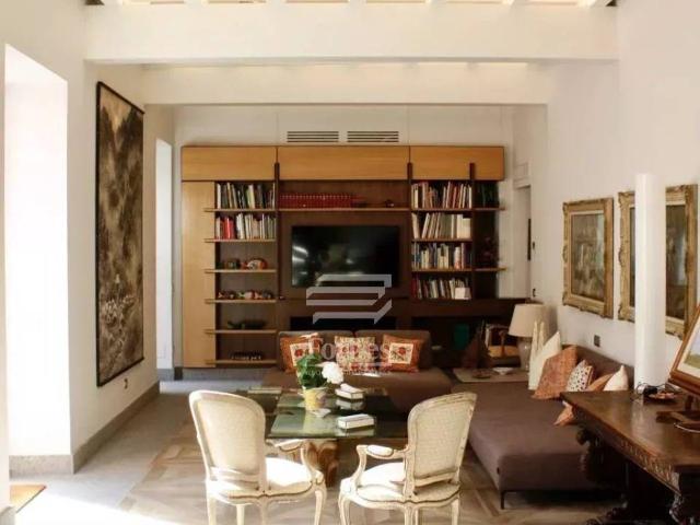Palazzo / Stabile in vendita a Roma RM