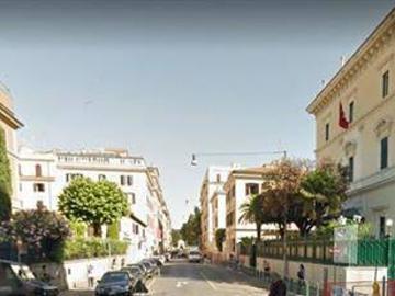 Palazzo / Stabile in vendita a Roma RM