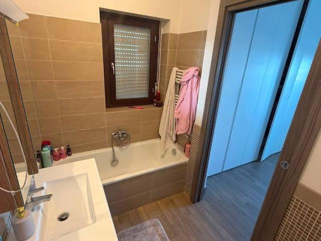 Palazzo / Stabile in vendita a Roma RM