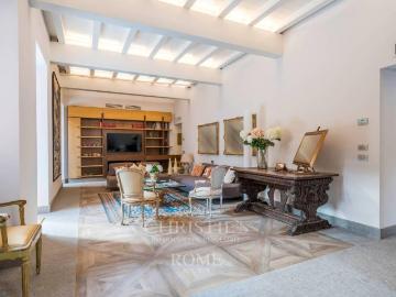 Palazzo / Stabile in vendita a Roma RM