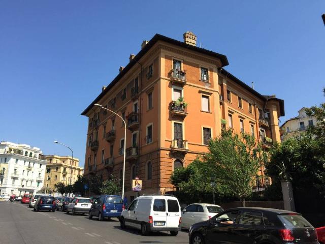 Palazzo / Stabile in vendita a Roma RM