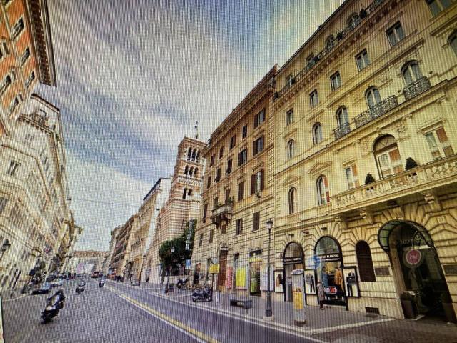 Palazzo / Stabile in vendita a Roma RM
