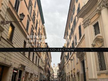 Palazzo / Stabile in vendita a Roma RM