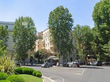 Palazzo / Stabile in vendita a Roma RM