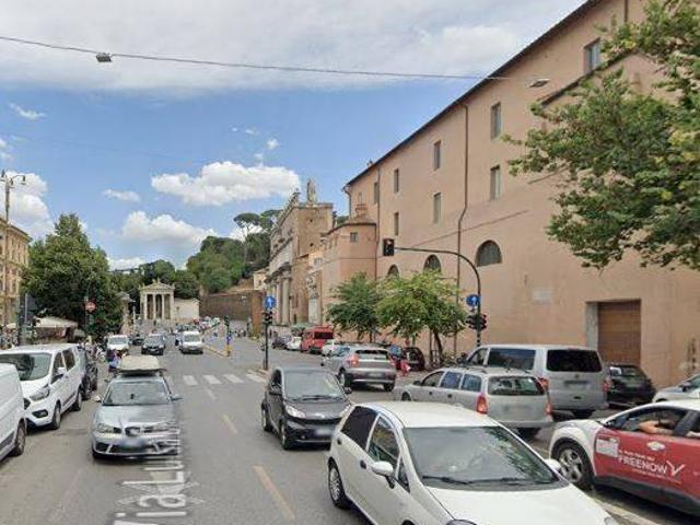 Palazzo / Stabile in vendita a Roma RM