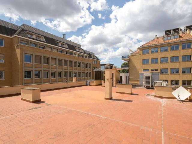 Palazzo / Stabile in vendita a Roma RM