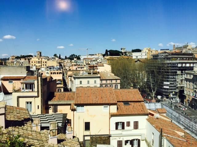 Palazzo / Stabile in vendita a Roma RM