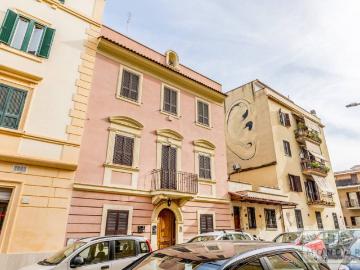 Palazzo / Stabile in vendita a Roma RM