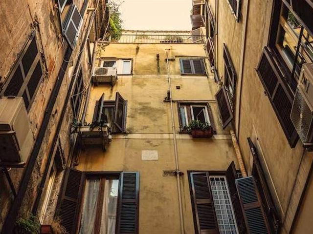 Palazzo / Stabile in vendita a Roma RM