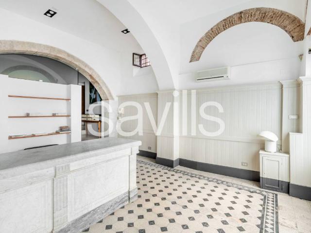 Palazzo / Stabile in vendita a Roma RM