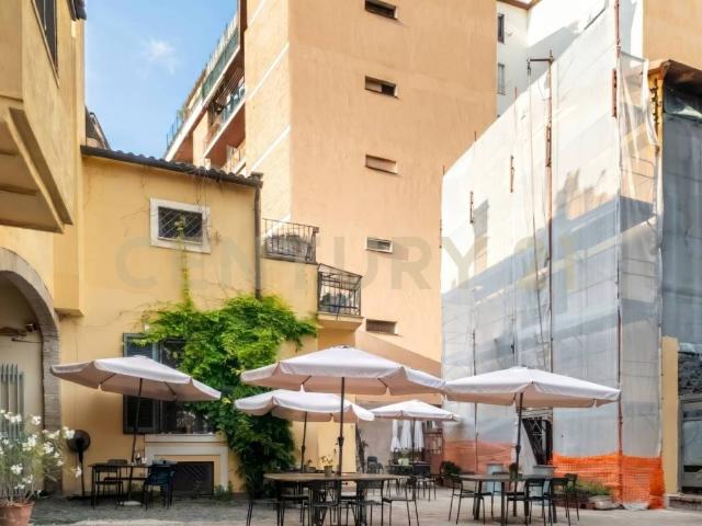 Palazzo / Stabile in vendita a Roma RM