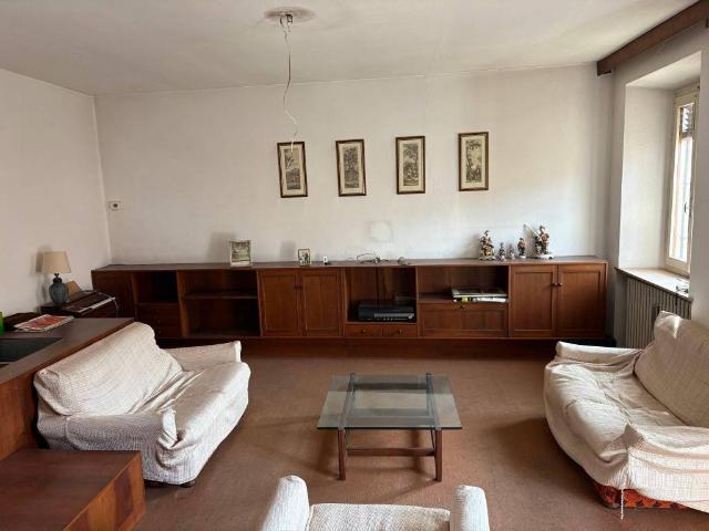 Palazzo / Stabile in vendita a Romentino NO