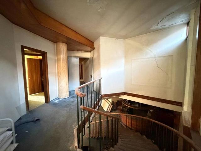 Palazzo / Stabile in vendita a Roncegno Terme TN