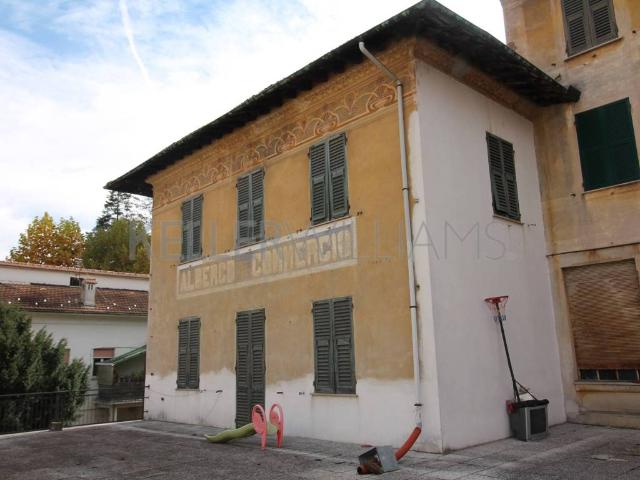 Palazzo / Stabile in vendita a Ronco Scrivia GE