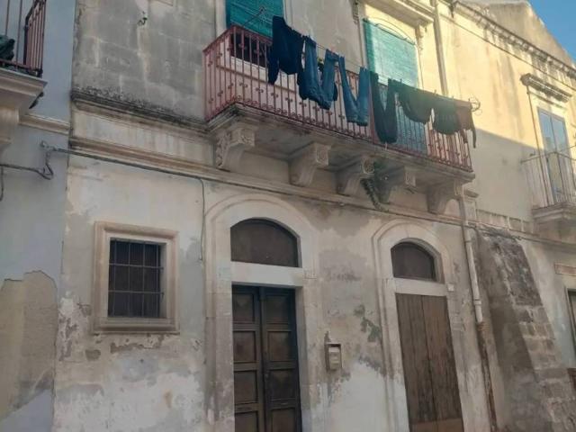 Palazzo / Stabile in vendita a Rosolini SR