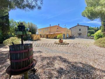 Palazzo / Stabile in vendita a Rosignano Marittimo LI