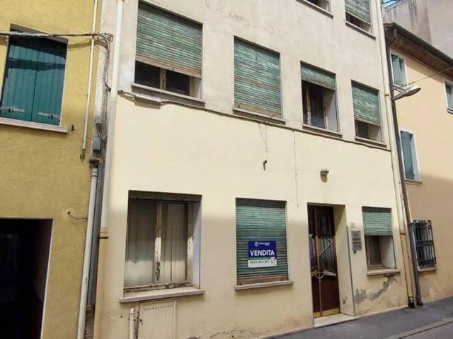 Palazzo / Stabile in vendita a Rovigo RO