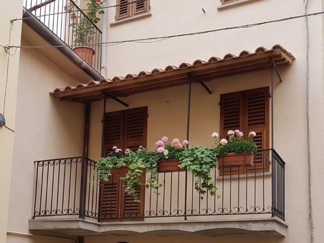 Palazzo / Stabile in vendita a Stazzano AL