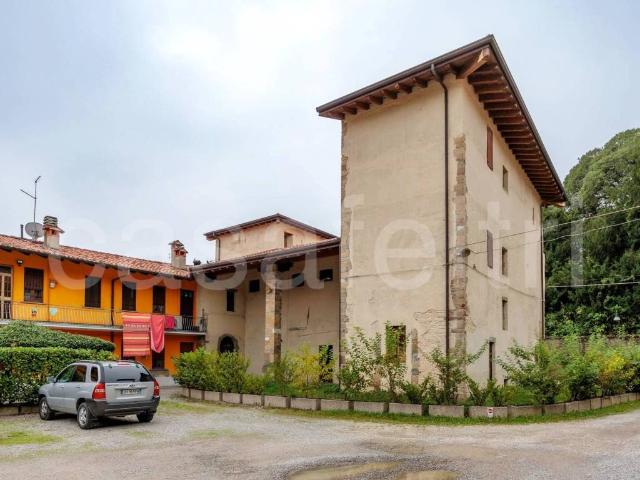 Palazzo / Stabile in vendita a Stezzano BG