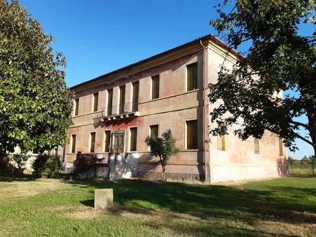 Palazzo / Stabile in vendita a Saccolongo PD