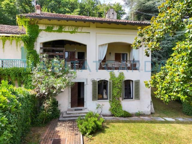 Palazzo / Stabile in vendita a Salò BS
